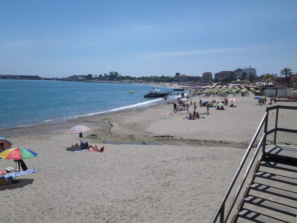 Giardini Spiaggia A Misura Di Bambino E Mare Pulito Ecco