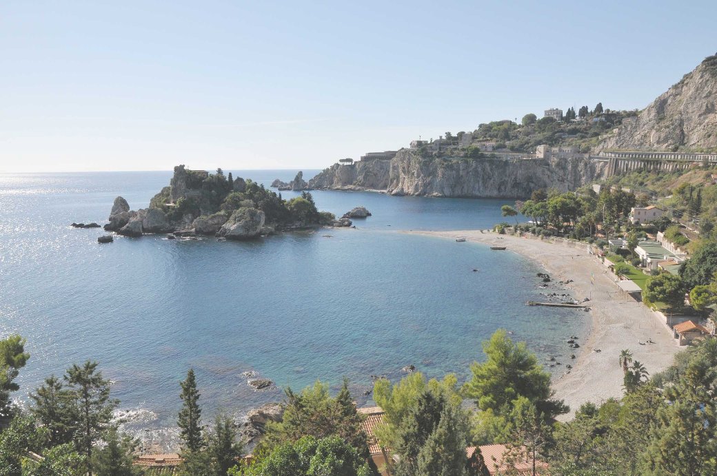 Taormina Isolabella Drink Gratis A Chi Pulisce La Spiaggia